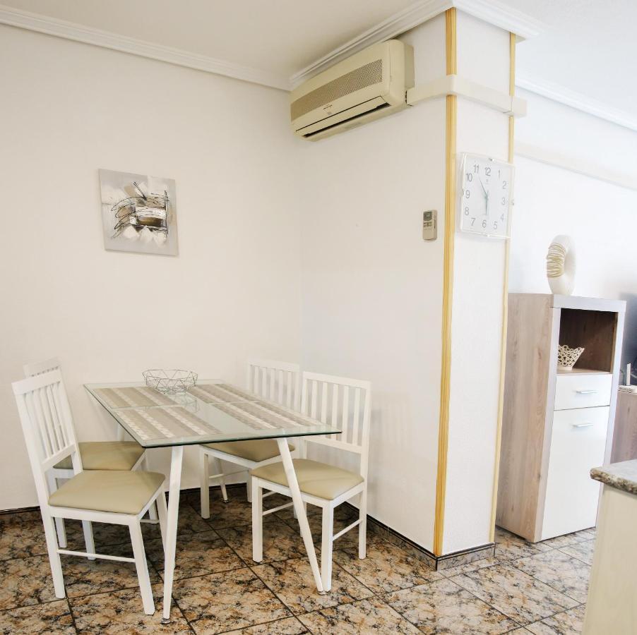 Holiday La Loma Apartment Torrevieja Bagian luar foto